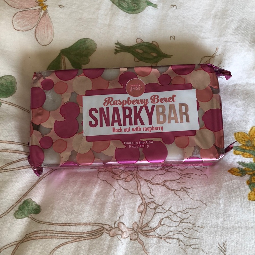 Perfectly Posh RASPBERRY BERET SNARKY BAR
